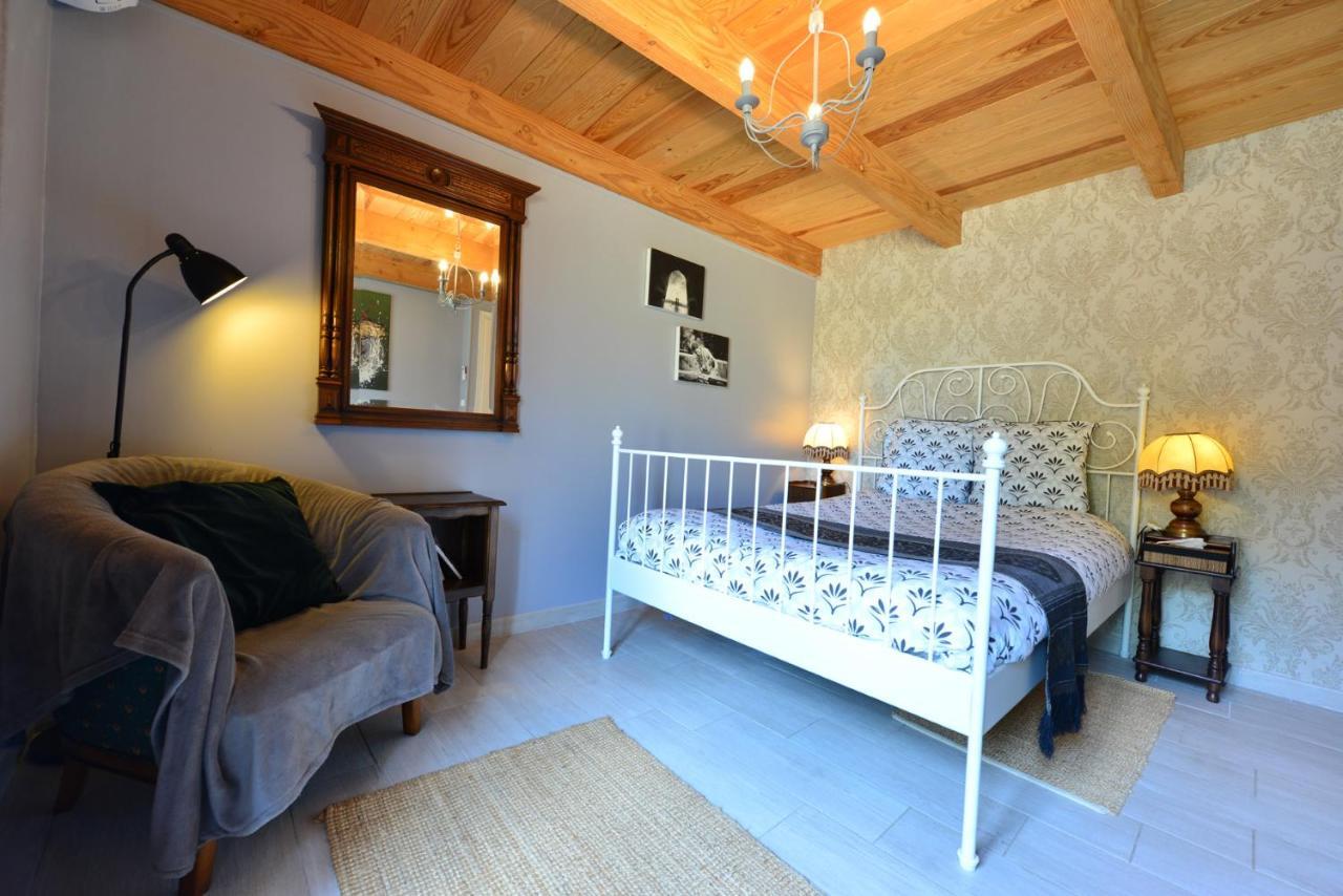 Chez Pique-Fesse Chambre D'Hote Saint-Martin-L'ars Exterior photo